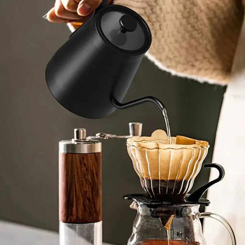 ☕ Precision gooseneck spout for controlled pouring - ☕ صنبور دقيق على شكل عنق الإوزة لصب متحكم فيه